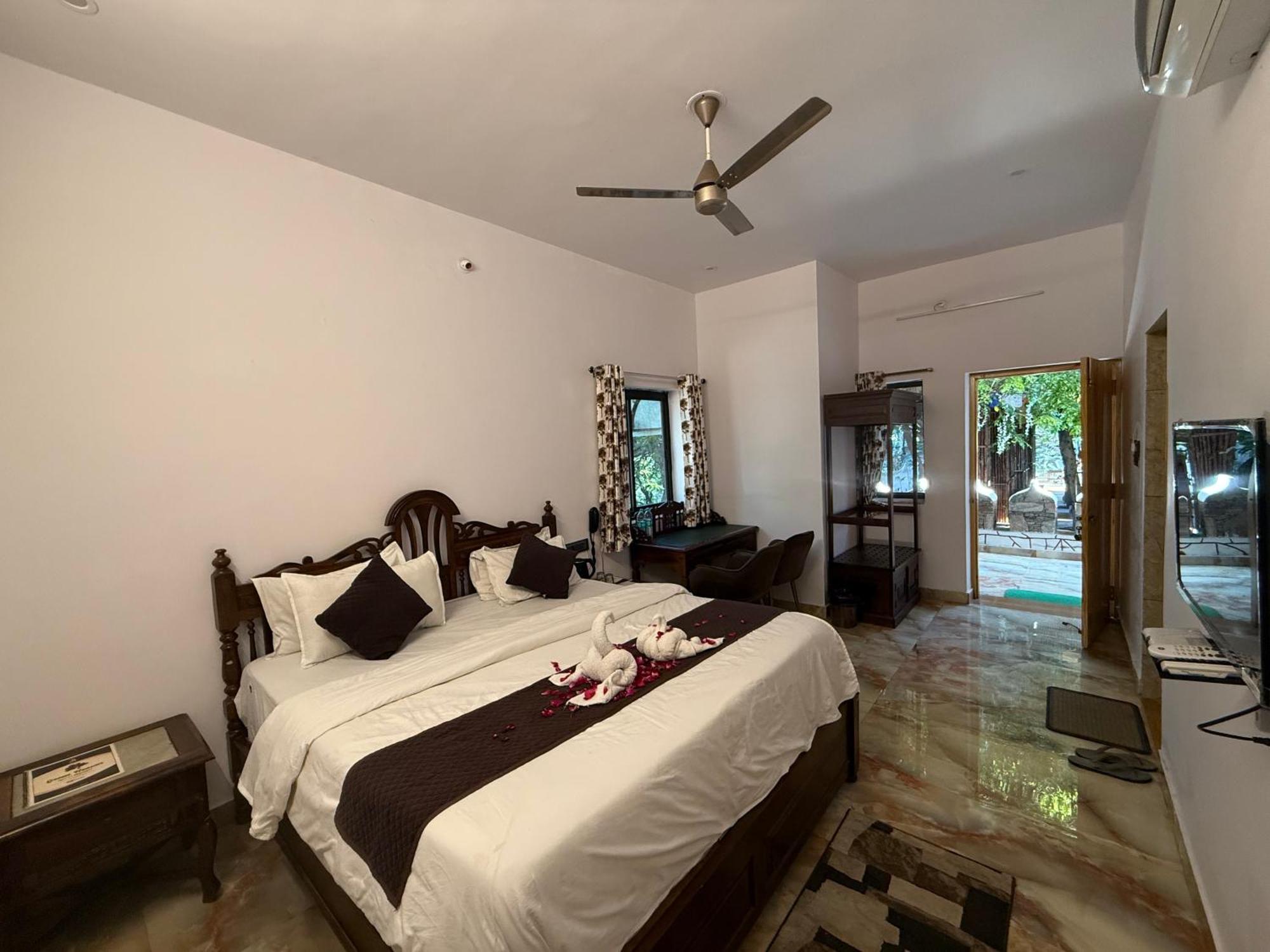 Hotel Green Heaven Resort Pushkar Exteriör bild